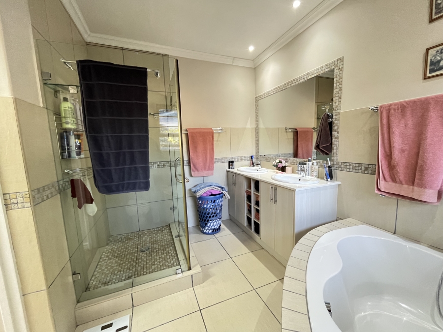 3 Bedroom Property for Sale in Helena Heights Western Cape